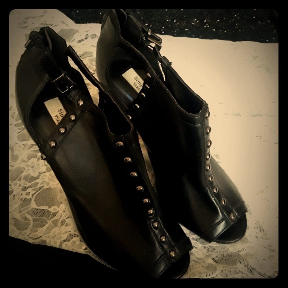 Simply Vera heels